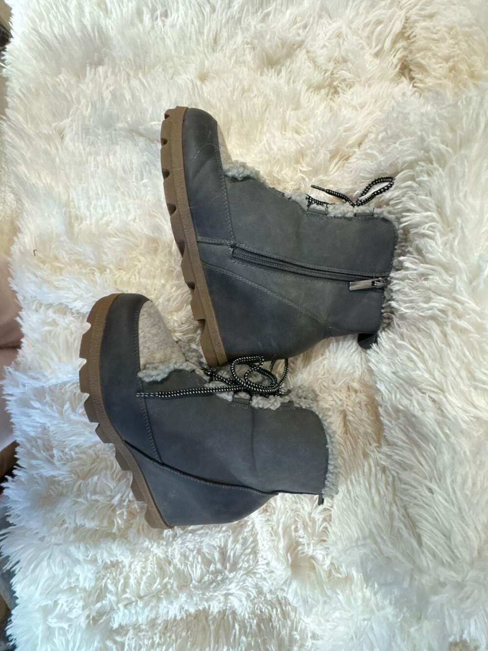 Maurices Camille Gray Sherpa Trim Lace Up Wedge Sz 7.5